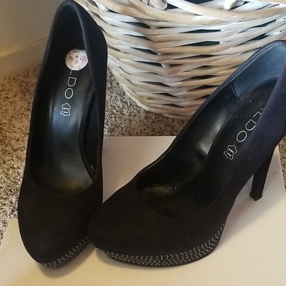 Blake Suede Pumps